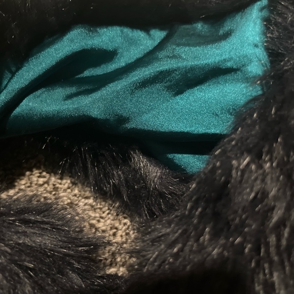 Fur collar with ribbon tie - Picture 3 of 6